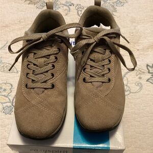 Easy Spirit Womens’ Tan Suede Sneakers